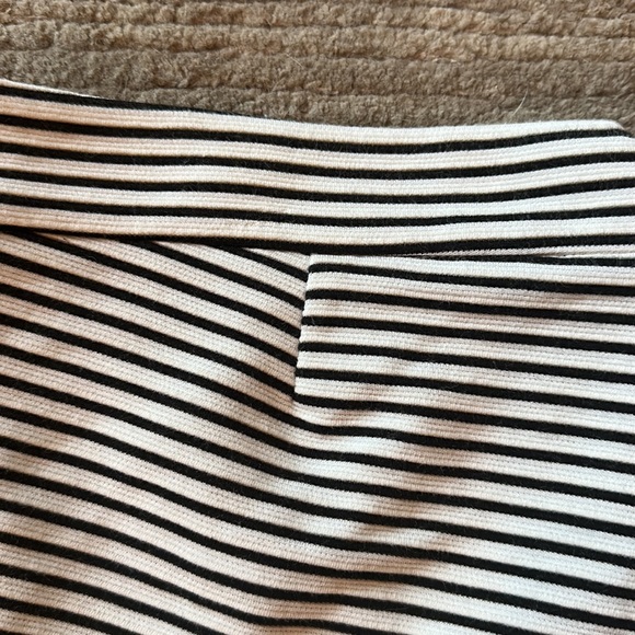 BCBGMaxAzria shorts - Picture 10 of 12